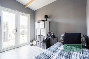 Photo 25- click for photo gallery